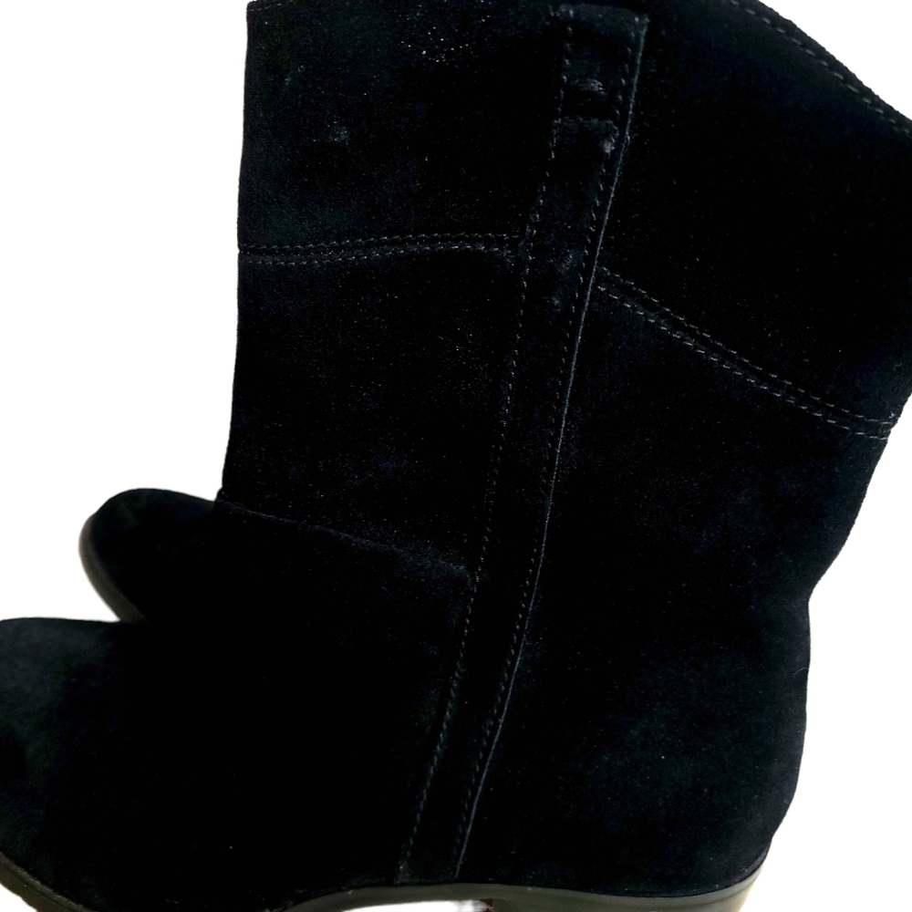 Adrienne Vittadini Fondzie Black Suede boots 9 - Picture 5 of 11